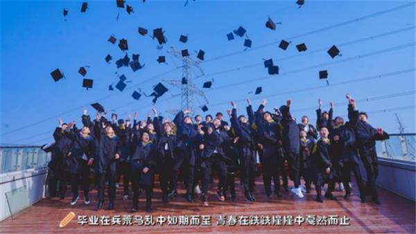 新青年學互聯網新技術創(chuàng)造新時代