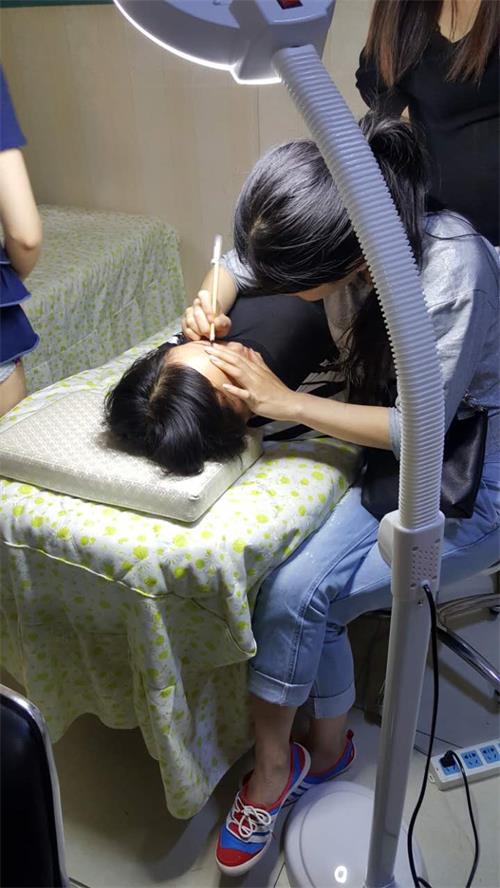 專業(yè)難怎么辦？唐山美容學校名師指導助你成功！