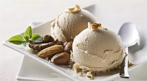 煙臺(tái)波絲蒂學(xué)校7月22日時(shí)尚冰品冷飲咖啡班開課啦！