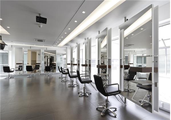 想學(xué)美容美發(fā)？就到煙臺標(biāo)榜美容美發(fā)培訓(xùn)學(xué)校，夠?qū)I(yè)！