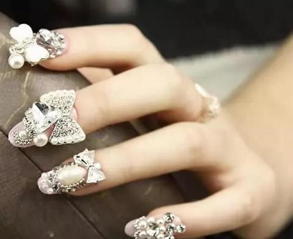 衡水亮點(diǎn)化妝攝影學(xué)校美甲高級班都學(xué)什么？