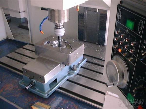 山東學(xué)數(shù)控加工哪個(gè)學(xué)校好？