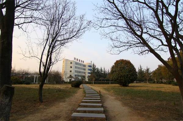 洛陽動漫設(shè)計(jì)學(xué)?？孔V嗎？