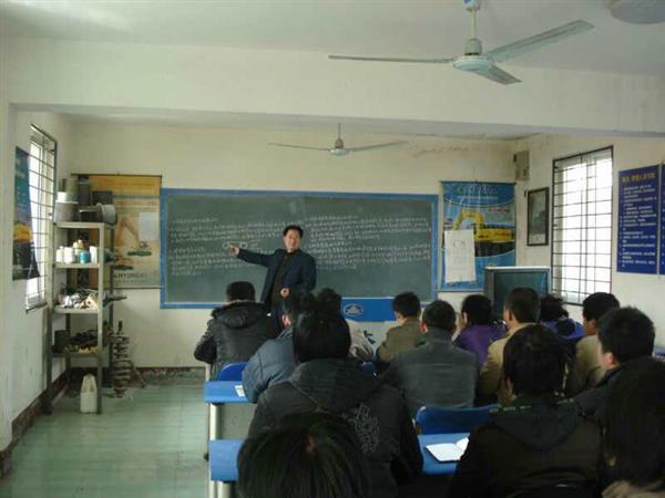 濟(jì)南駿大挖掘機(jī)學(xué)校優(yōu)勢有哪些？