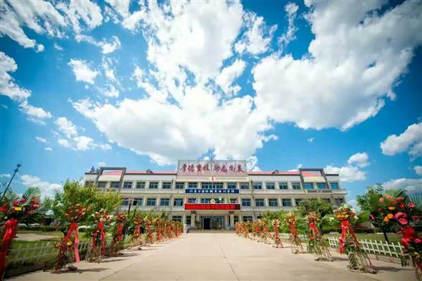 秦皇島東方航空服務(wù)專(zhuān)業(yè)學(xué)校2017學(xué)費(fèi)多少？貴嗎？